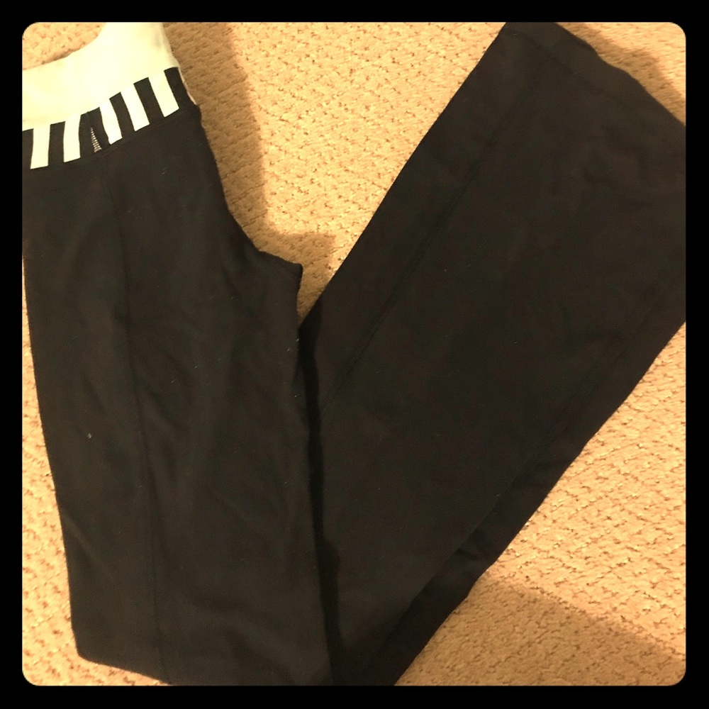 Lulu lemon size 4